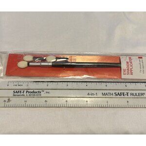 Targeted Placement Sponge Blending Eye Shadow Brush W/2 Extra Replacement Tips